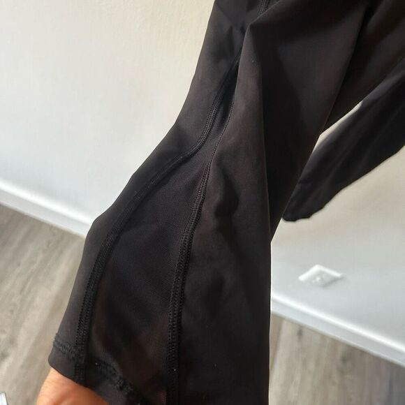 Lululemon Black Cropped Mesh Leggings Size 6 Classic Athletic Activewear - Picture 5 of 9